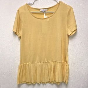 Rose and Olive NWT Babydoll Yellow Top Women’s Medium Pullover Shirt
